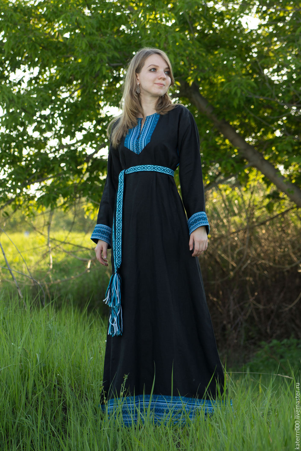 Women in Slavic costumes in Austin