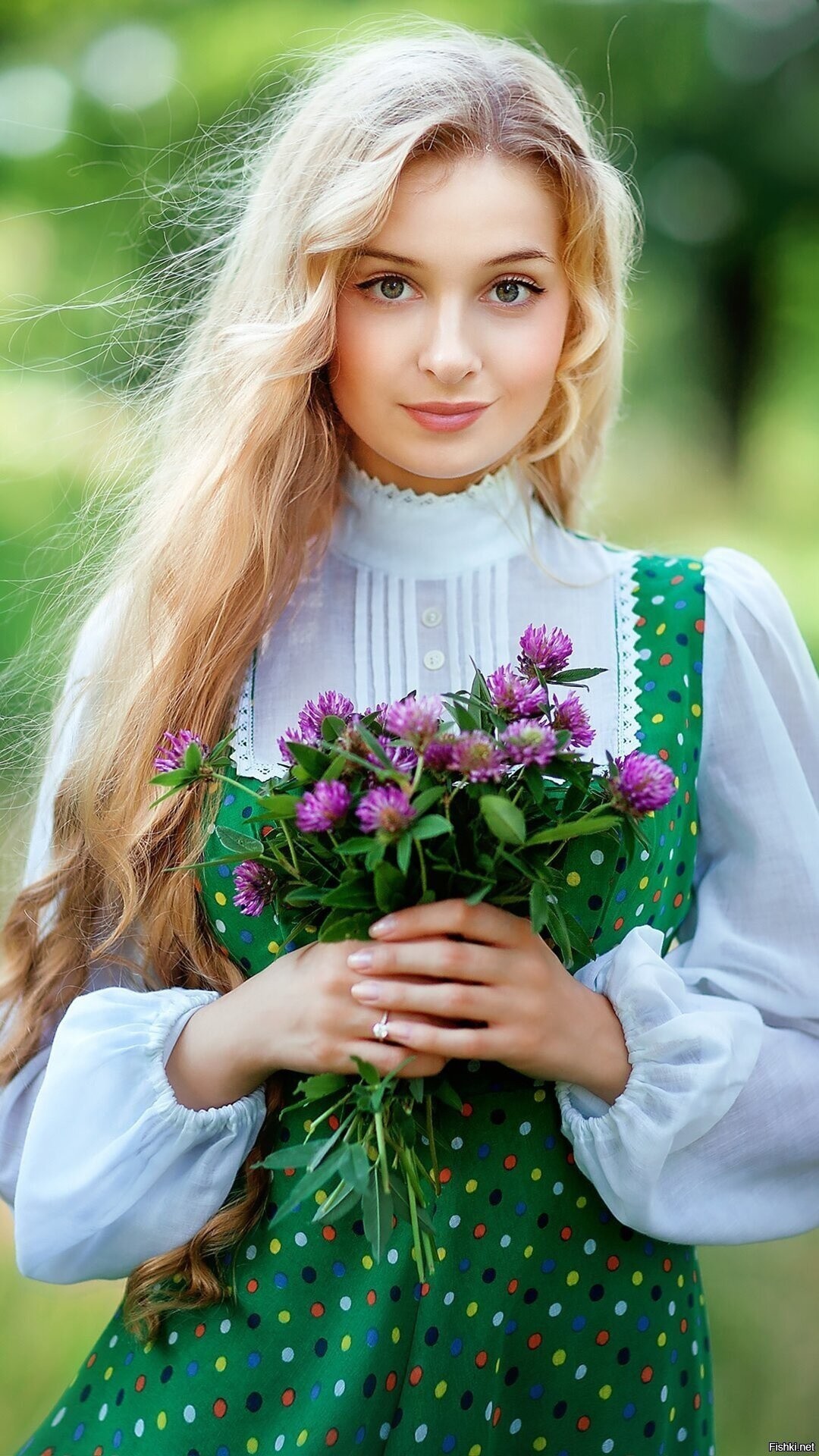 Girls in Slavic costumes in Austin
