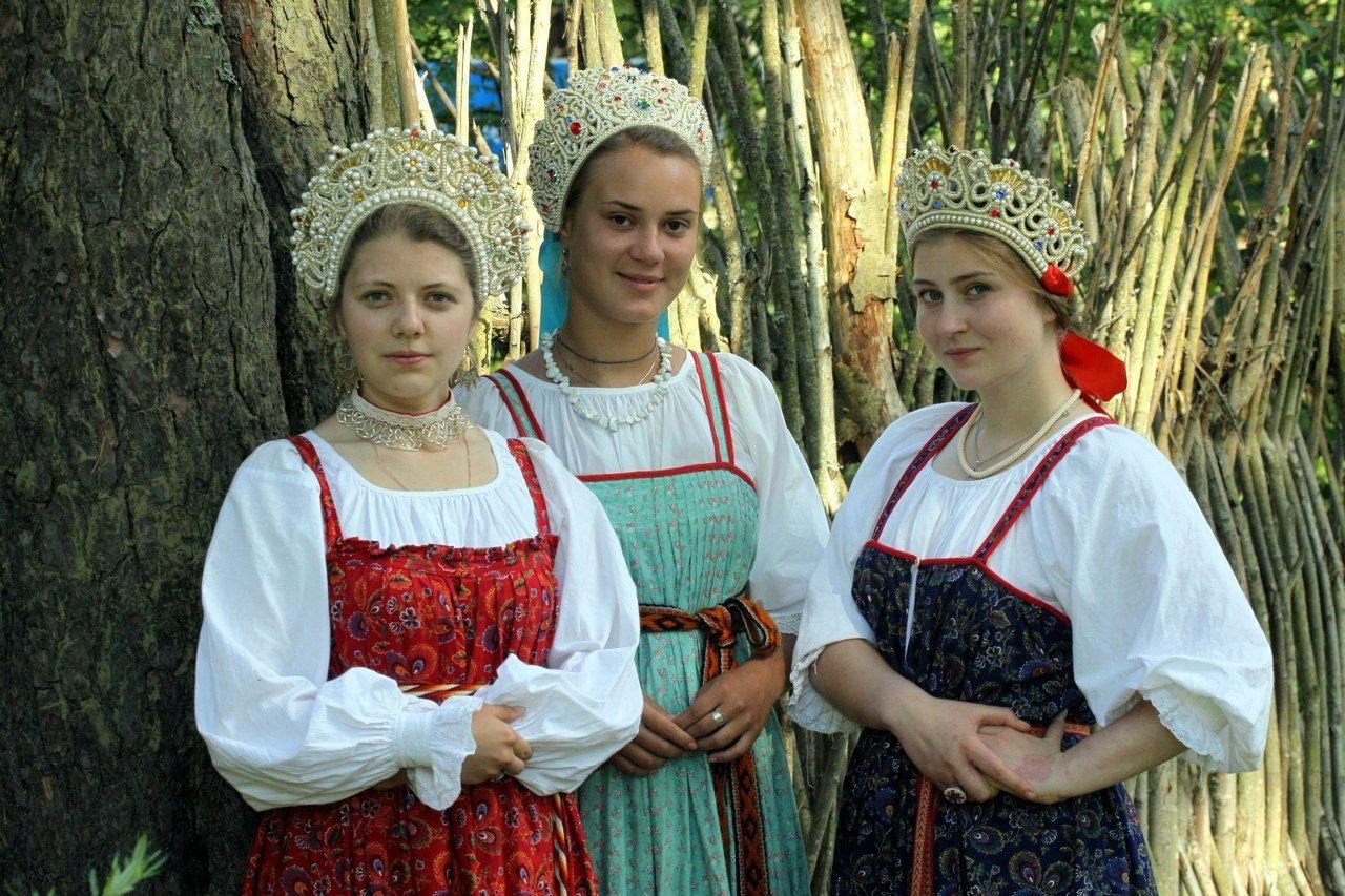 Sexy model Girls in Slavic costumes in Austin