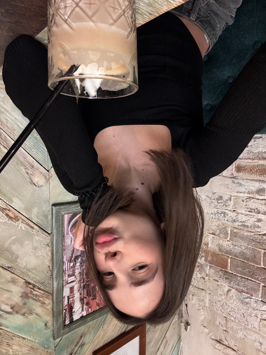 Fresh photos, fresh mood — Tina online in Austin